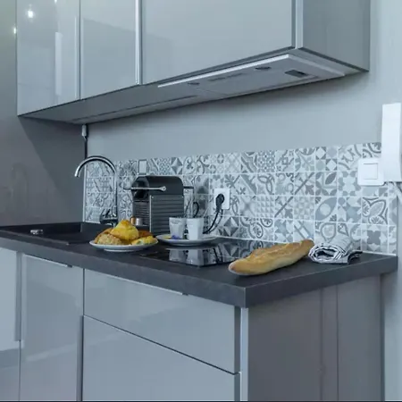 Appartement Authentique 2 Piece Dans Le Vieux-nice